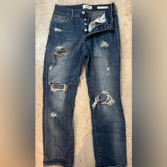 PacSun Ripped and Distressed Mom Jeans Size 0 - Picture 2 of 4
